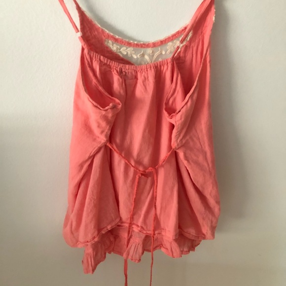 Top - Picture 2 of 3